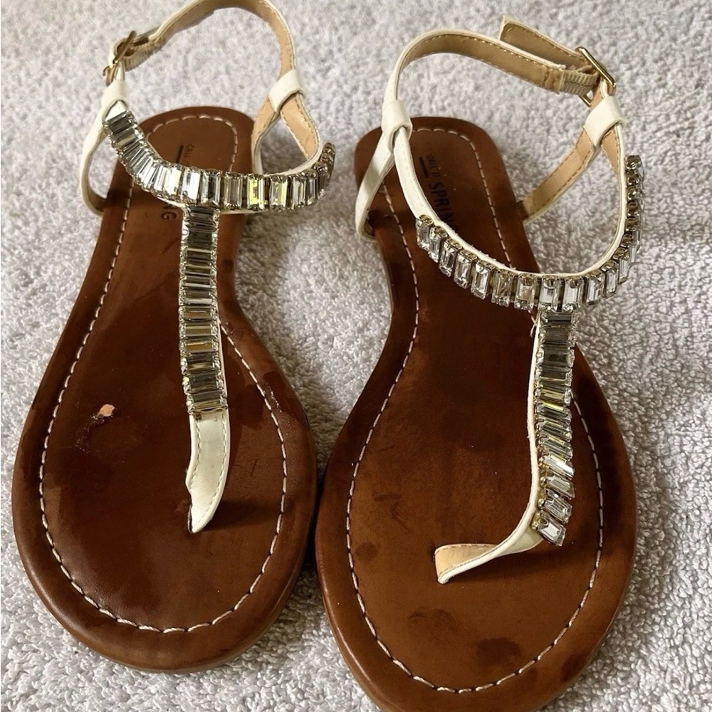 Call It Spring Flat Thong Sandals W Bling. Size 6. One Small Flaw On Right Foot.